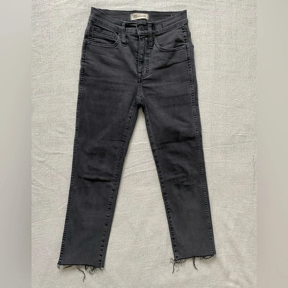 Madewell Petite Stovepipe Jeans in Banberry Wash (faded black) - Picture 14 of 16